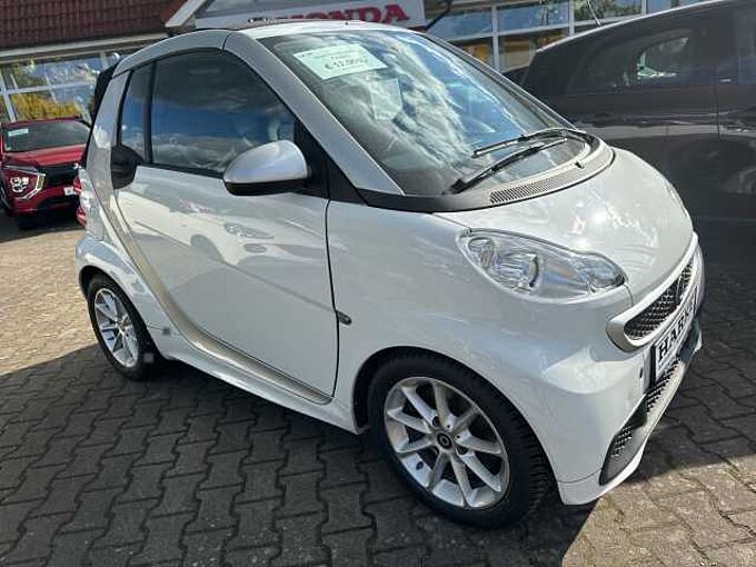 Smart smart fortwo cabrio softouch passion micro hybrid drive