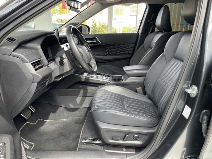 Mitsubishi Outlander Plug-In Hybrid 2.4 4WD Top