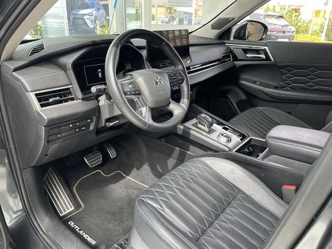 Mitsubishi Outlander Plug-In Hybrid 2.4 4WD Top