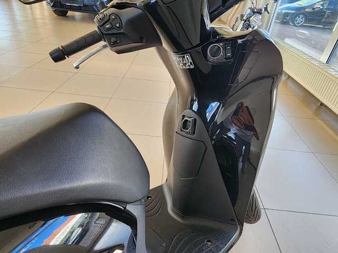 Honda SH150AD inkl. Smart Top Box SH150