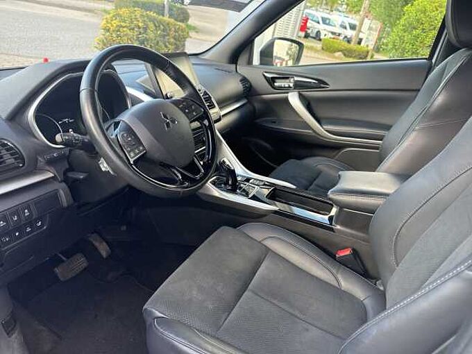 Mitsubishi Eclipse Cross Plug-In Hybrid 4WD Plus Select
