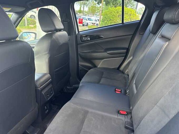 Mitsubishi Eclipse Cross Plug-In Hybrid 4WD Plus Select