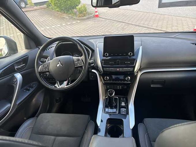 Mitsubishi Eclipse Cross Plug-In Hybrid 4WD Plus Select