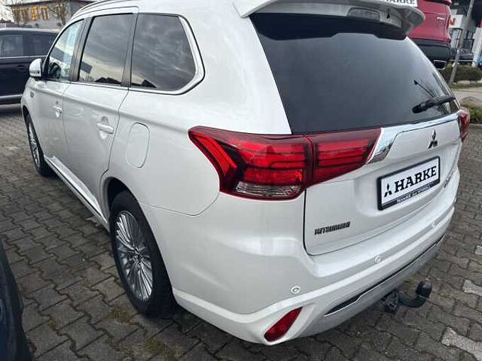 Mitsubishi Outlander Plug-In Hybrid 2.4 4WD Top