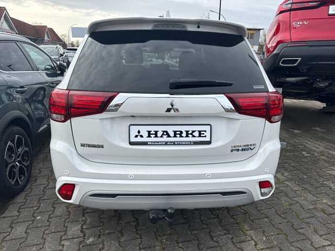 Mitsubishi Outlander Plug-In Hybrid 2.4 4WD Top