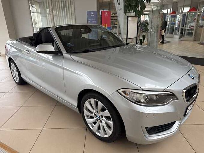 BMW 220i Cabrio Aut. Advantage 2er