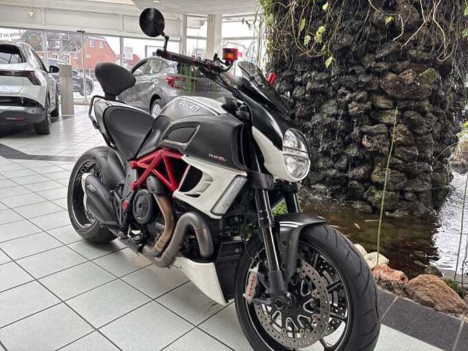 Ducati Diavel Carbon Special Edition 1198ccm 