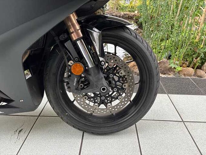 Honda CBR 650R 