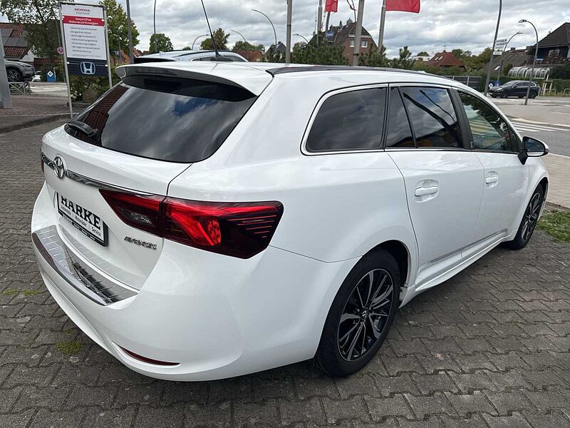 Toyota Avensis Combi Touring Sports 1.8 'Team D'