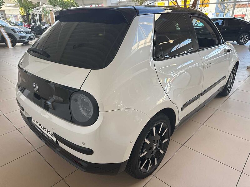 Honda Honda e e Advance 17-Zoll *Ganzjahresreifen*