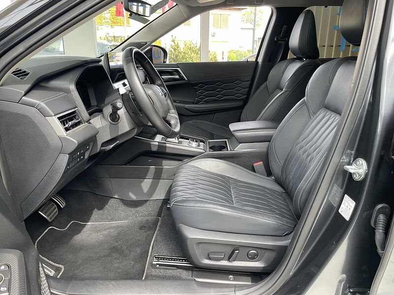 Mitsubishi Outlander Plug-In Hybrid 2.4 4WD Top