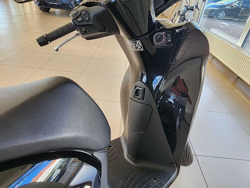 Honda SH150AD inkl. Smart Top Box SH150
