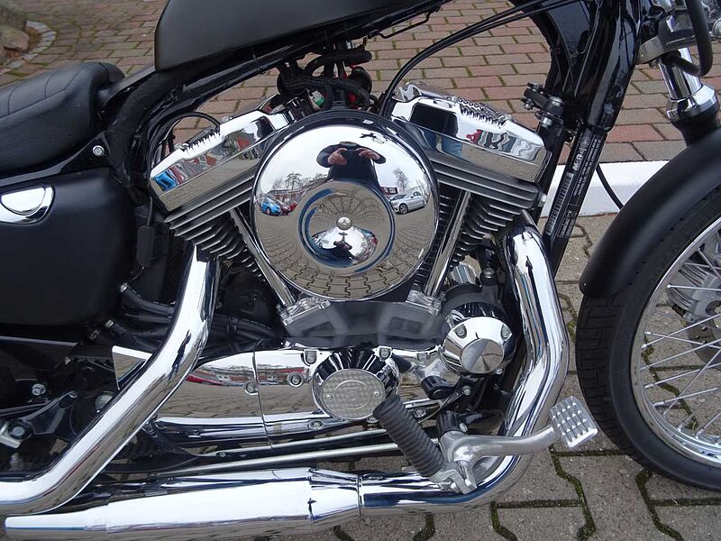 Harley-Davidson XL 1200 V Sportster Seventy Two 72