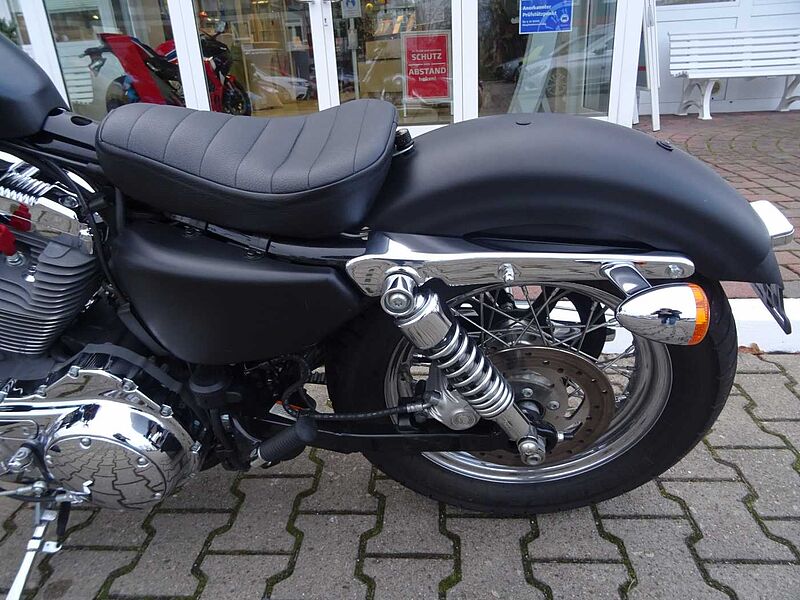 Harley-Davidson XL 1200 V Sportster Seventy Two 72