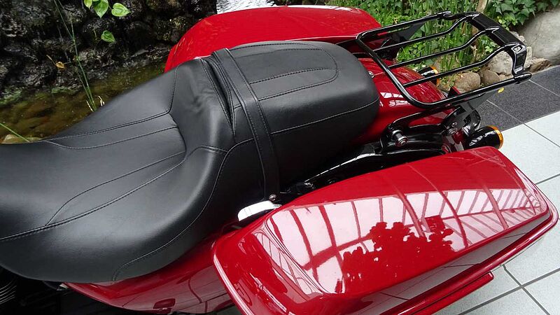 Harley-Davidson Street Glide Special FLHXS 114