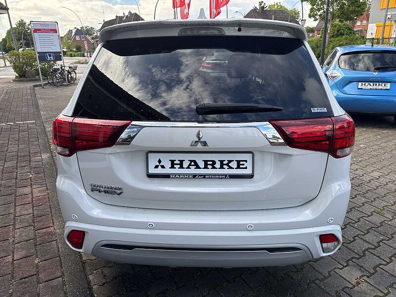 Mitsubishi Outlander Plug-In Hybrid 2.4 4WD Plus
