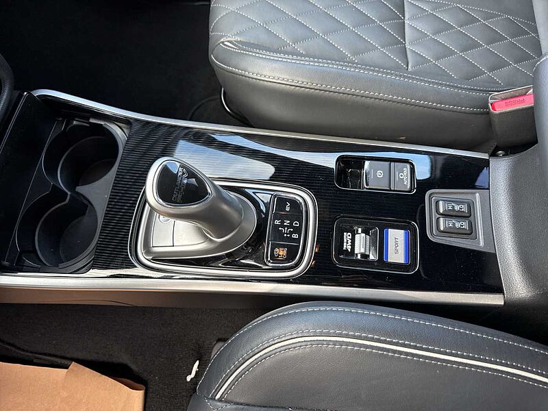 Mitsubishi Outlander Plug-In Hybrid 2.4 4WD Plus