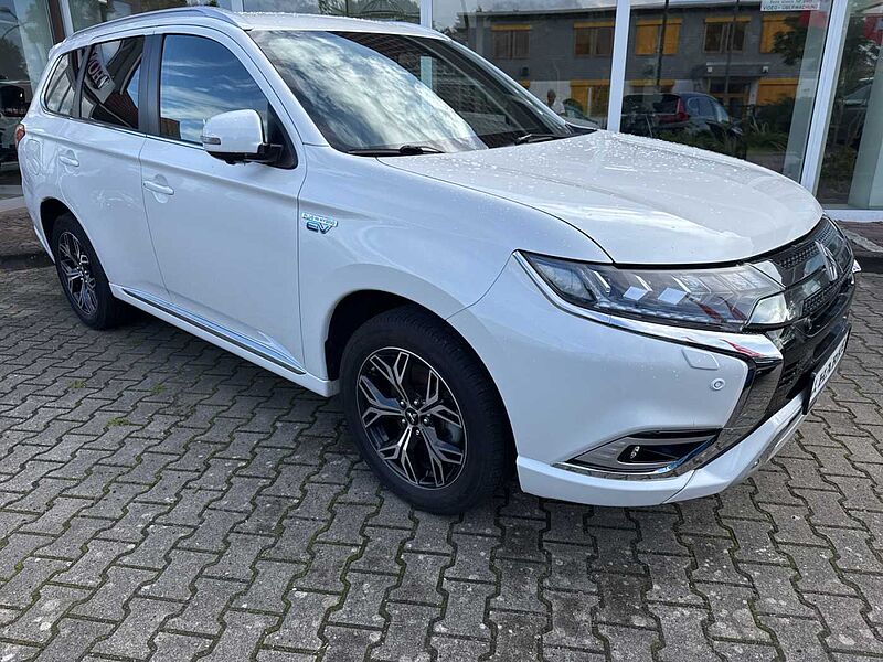 Mitsubishi Outlander Plug-In Hybrid 2.4 4WD Plus