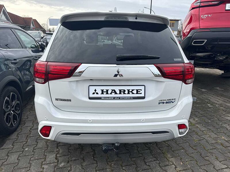 Mitsubishi Outlander Plug-In Hybrid 2.4 4WD Top