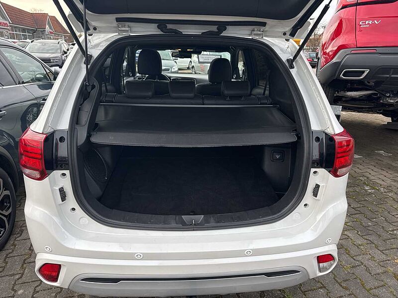 Mitsubishi Outlander Plug-In Hybrid 2.4 4WD Top