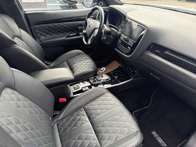 Mitsubishi Outlander Plug-In Hybrid 2.4 4WD Top