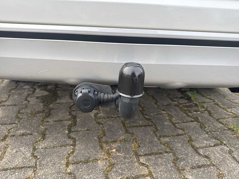 Mitsubishi Outlander Plug-In Hybrid 2.4 4WD Top