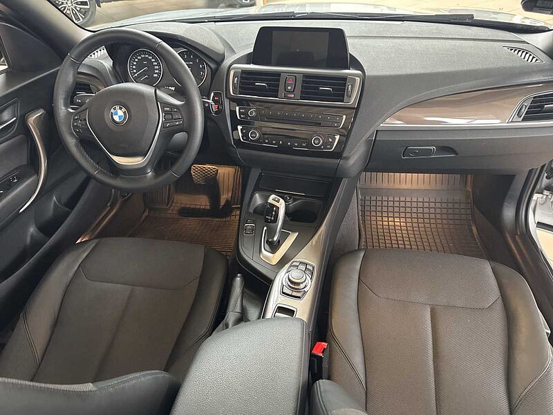 BMW 220i Cabrio Aut. Advantage 2er