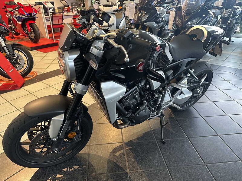 Honda CB 1000 R + Plus Neo Sports Cafe