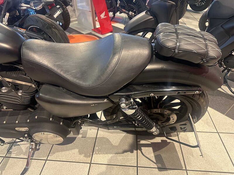 Harley-Davidson XL 883 N Sportster Iron