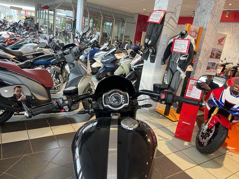 Triumph Rocket 3 GT Triple Black