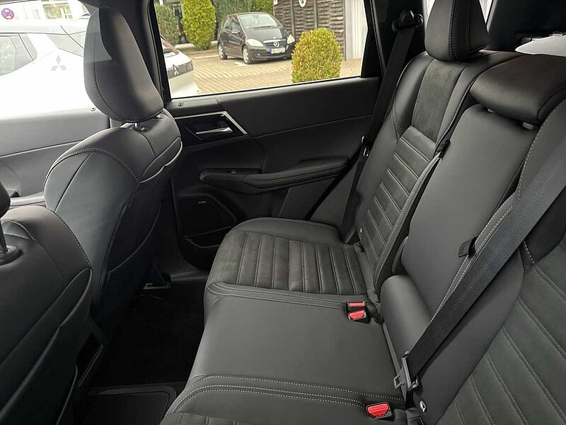 Mitsubishi Outlander Plug-In Hybrid 2.4 4WD Intro Edition