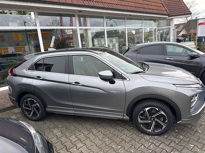 Mitsubishi Eclipse Cross Plug-In Hybrid 4WD Top