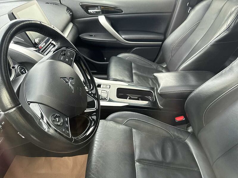 Mitsubishi Eclipse Cross Plug-In Hybrid 4WD Top